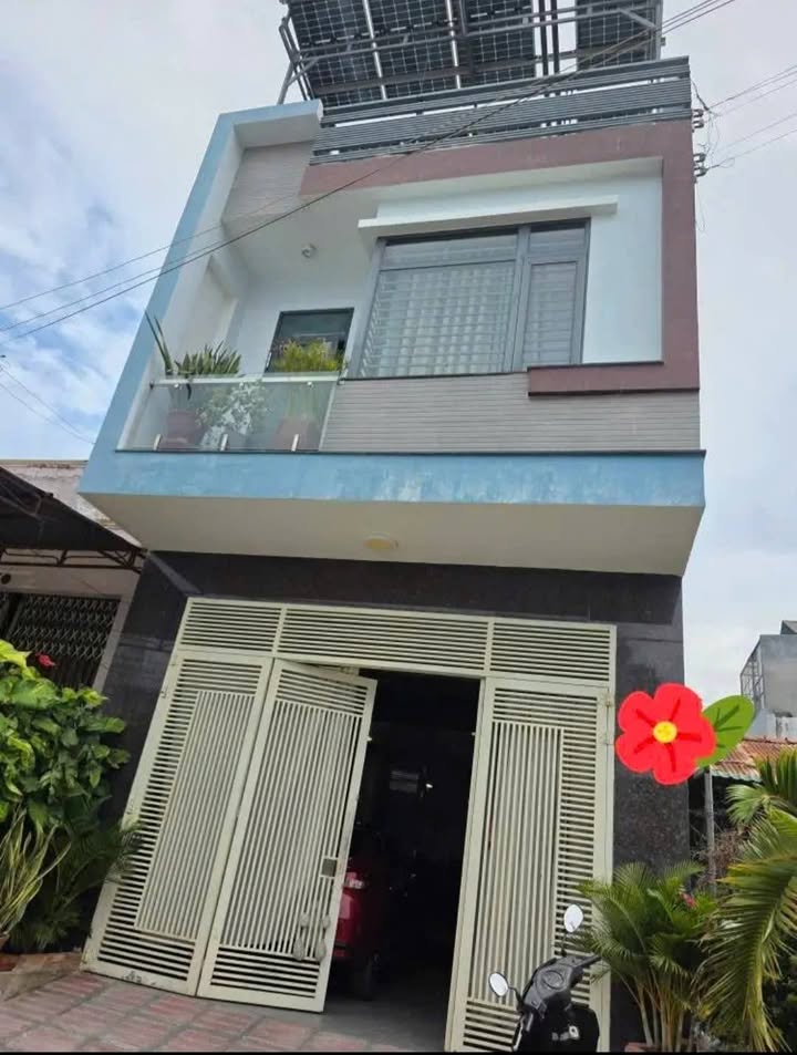 Nhà 3 tầng mặt tiền Dương Quảng Hàm, Phan Rang 90m² giá 3.2 tỷ - Sổ đỏ chính chủ!