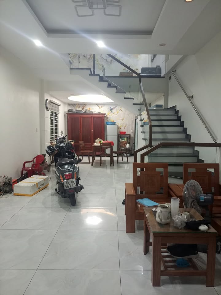 Nhà Độc Lập 4 Tầng Lô Góc Đằng Hải 51.7m² giá 3.95 tỷ - Ô tô vào tận nhà!