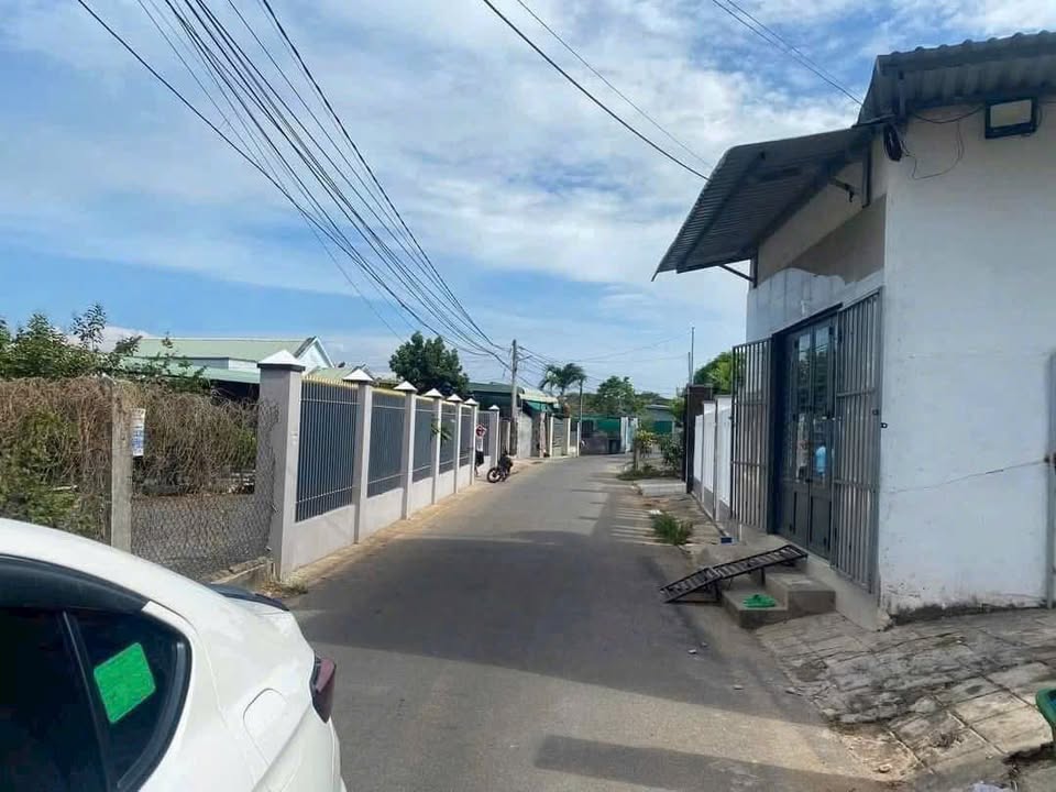 Bán Dãy 5 Phòng Trọ Mặt Tiền Đường Nhựa Phường Tam Long 242m² giá 2.7 tỷ - Đầu tư sinh lời ngay!