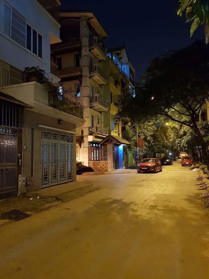 Nhà Liền Kề KĐT Văn Quán, Hà Đông 65m² giá 18 triệu - Nhận nhà ngay!