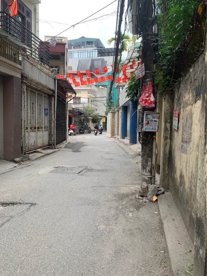 Nhà đẹp Lạc Long Quân, Tây Hồ 46m² giá 11 tỷ - Full nội thất sang trọng!