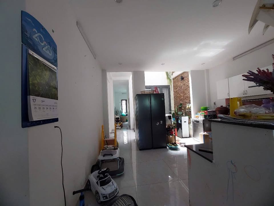 Nhà đẹp Phường B'Lao, TP Bảo Lộc 110m² giá 2.2 tỷ - Sân ô tô rộng rãi!