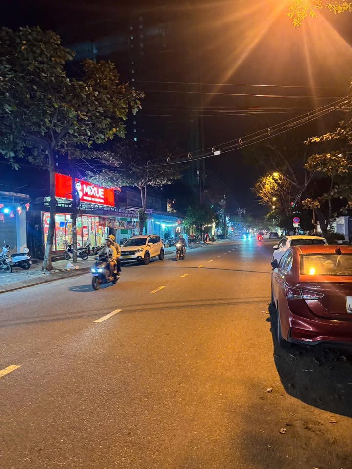 Bán nhà 3 tầng mặt tiền kinh doanh Ngô Thì Nhậm, Liên Chiểu, 97m² - Đầu tư sinh lời ngay!