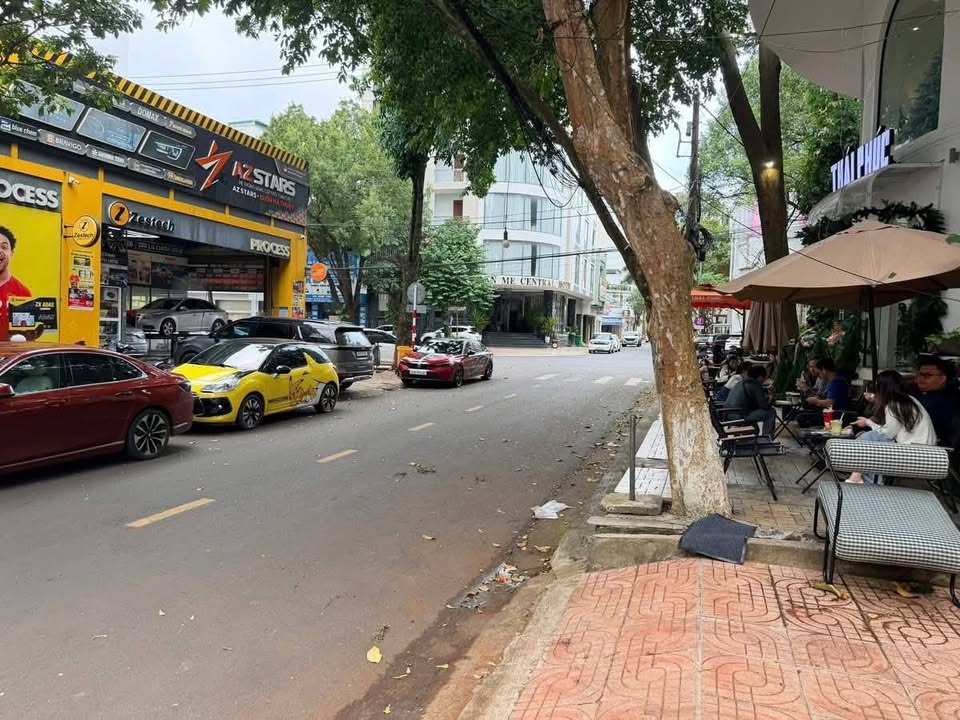 Nhà mặt tiền kinh doanh Buôn Ma Thuột 200m² giá 20 triệu - Vị trí đắc địa cho thuê ngay!