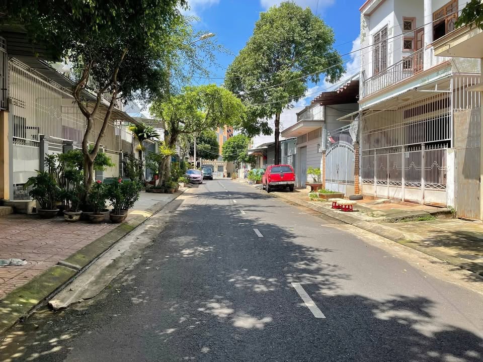 Nhà mặt tiền kinh doanh đường Phó Đức Chính, Tân Tiến 99m² giá 5.5 tỷ - Đầu tư sinh lời ngay!