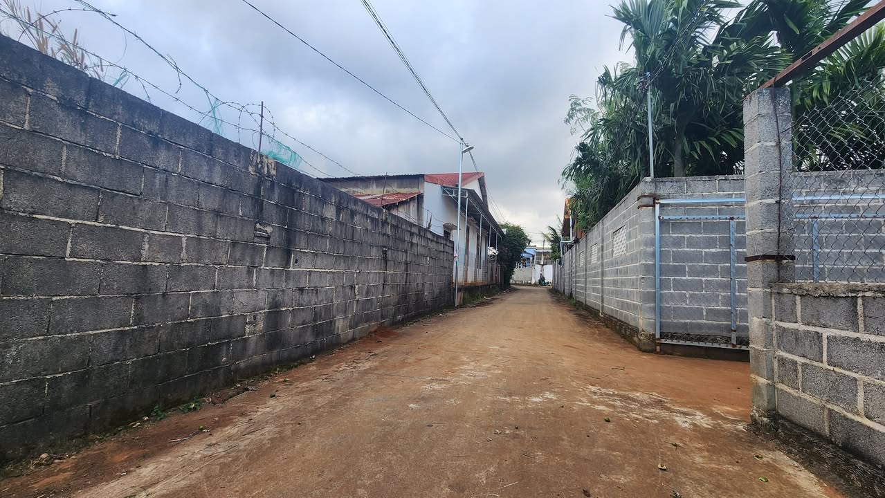 Đất Hòa Thắng Buôn Ma Thuột 180m² giá 2.5 tỷ - Sổ đỏ chính chủ, thổ cư 100%!