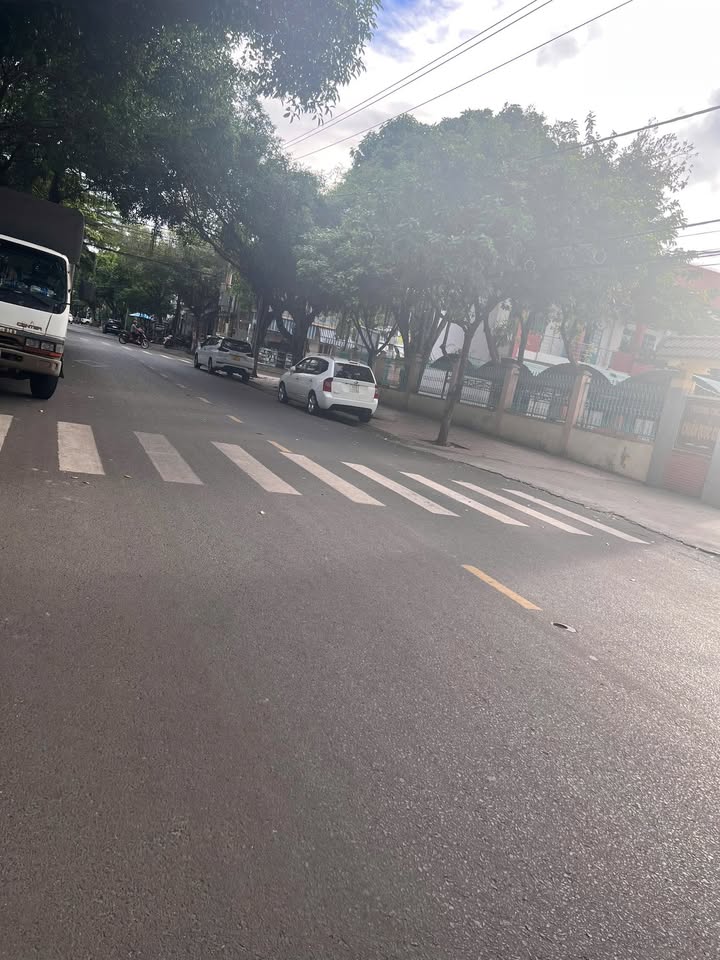 Nhà mặt tiền Nguyễn Tri Phương Buôn Ma Thuột 261m² giá 14.9 tỷ - Vị trí đắc địa, thương lượng tốt!