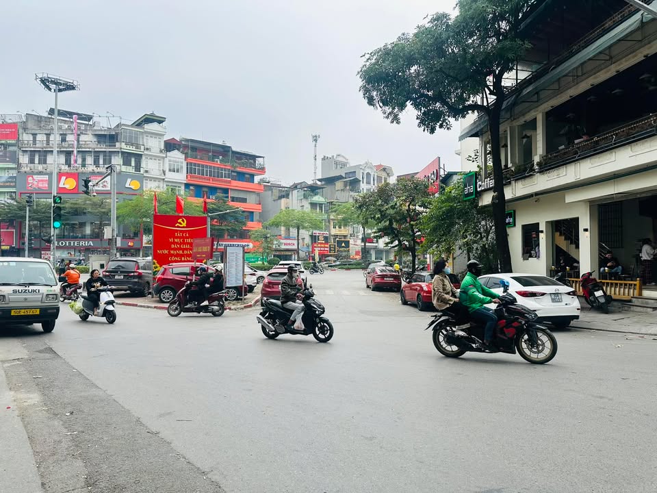 Nhà mặt phố Kim Hoa Đống Đa 40m² giá 12 tỷ - Vị trí đắc địa, ô tô tránh nhau!