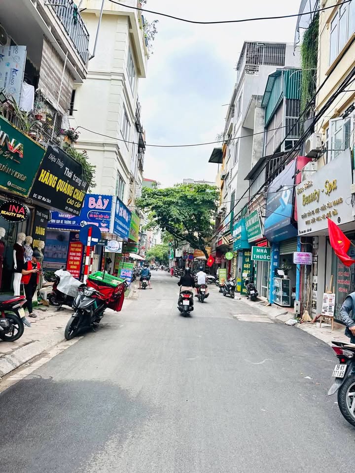 Nhà mặt phố Mai Dịch 46m² giá 21 tỷ - Kinh doanh bất bại!