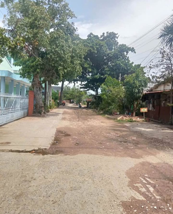 Bán đất tặng nhà cấp 4 tại Phú Thủy, Phan Thiết 48m² giá 1.5 tỷ - Cơ hội tuyệt vời cho gia đình bạn!