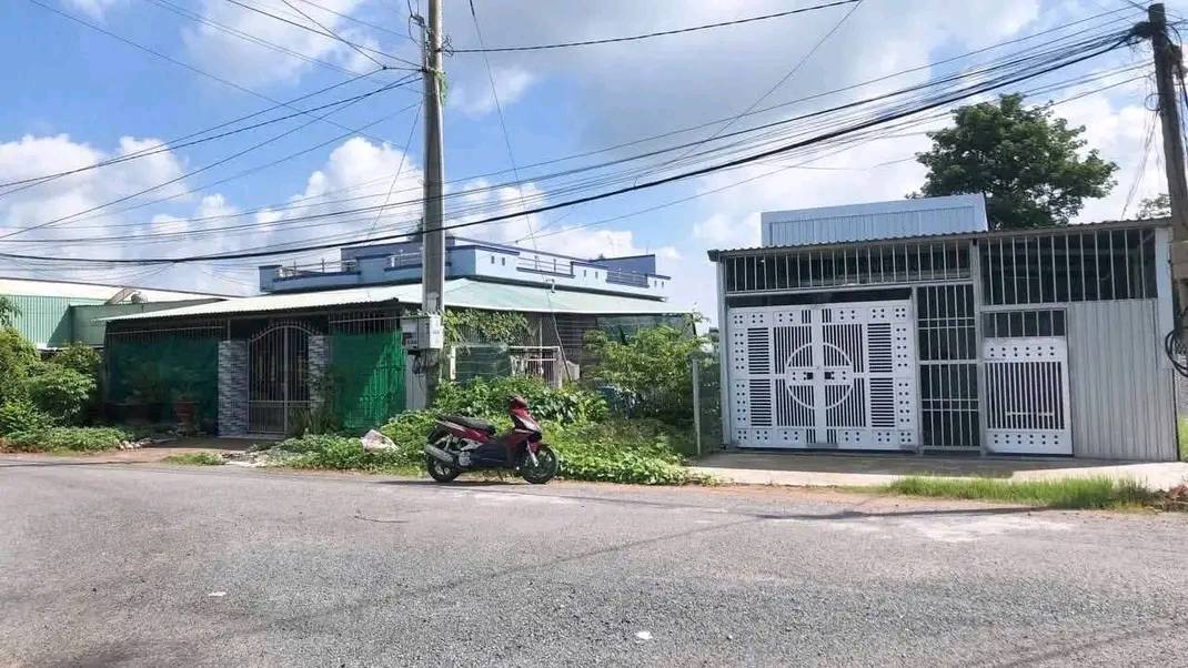 Nhà mặt tiền đường Nguyễn Quang Đại, phường 5, Tân An, 220m² - Vị trí đắc địa, giá rẻ!