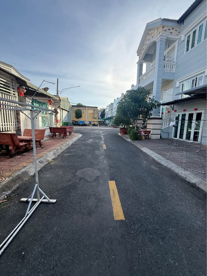 Nhà cấp 4 khu phố Hoa Lan, Vĩnh Long 69.5m² giá 1 tỷ - An ninh, thoáng mát!