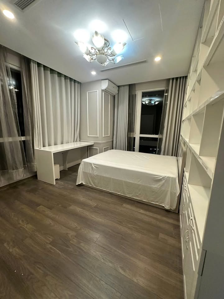 Căn hộ cho thuê Royal City 400m² - Nhà full nội thất, vào ở ngay!