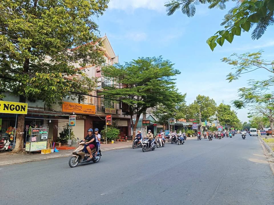 Nhà 2 Lầu 1 Tum Đỉnh Thuận, Tân Hiệp 78m² giá 5 tỷ - Vị trí đẹp, tiện ích hoàn hảo!