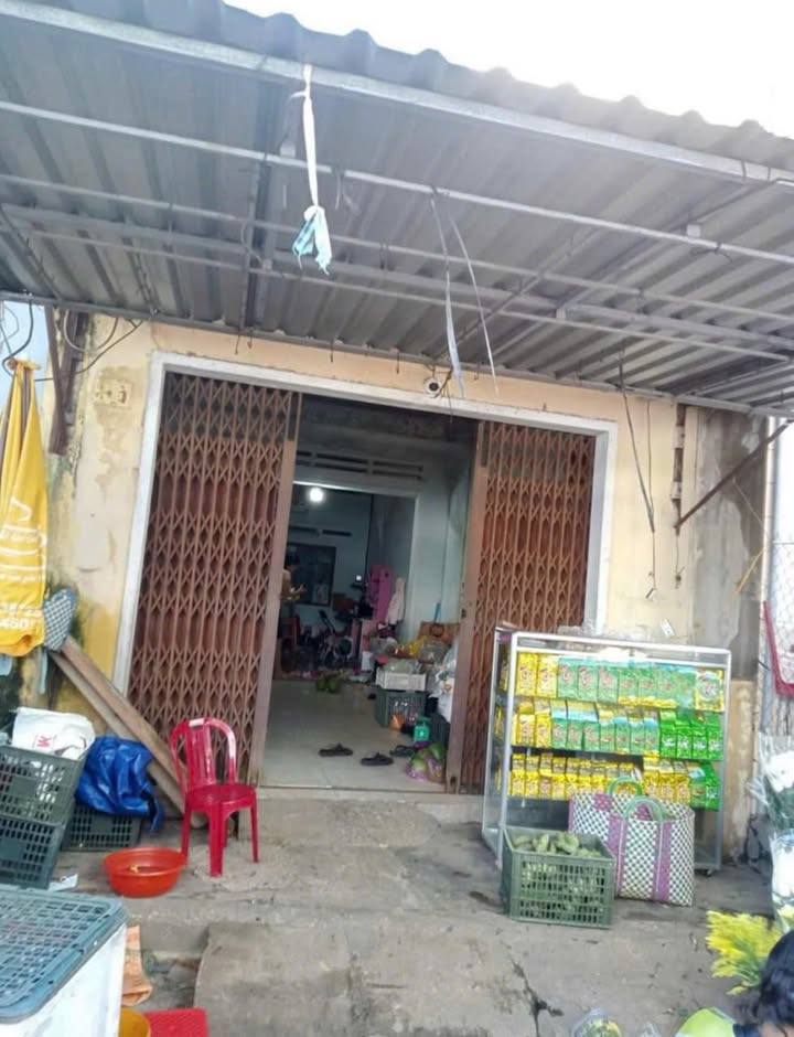 Nhà mặt chợ Nguyễn Huệ, Sông Cầu, 92m² giá 3 tỷ - Đầu tư sinh lời ngay!