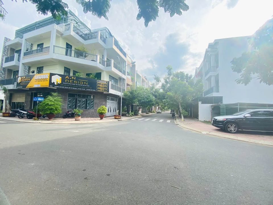 Đất nền KĐT Lê Hồng Phong 1, 100m² giá 7.7 tỷ - Lô đẹp, sổ đỏ chính chủ!