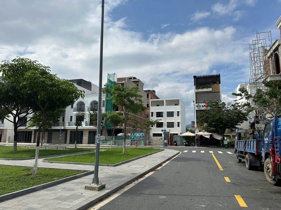 Đất nền VCN Phước Long 2 Nha Trang 95m² giá 8.3 tỷ - Đối diện công viên lớn!