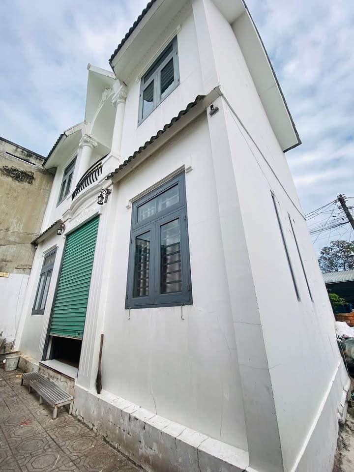 Nhà lầu Lái Thiêu 46m² giá 2.4 tỷ - Gần chợ và siêu thị Lotte!