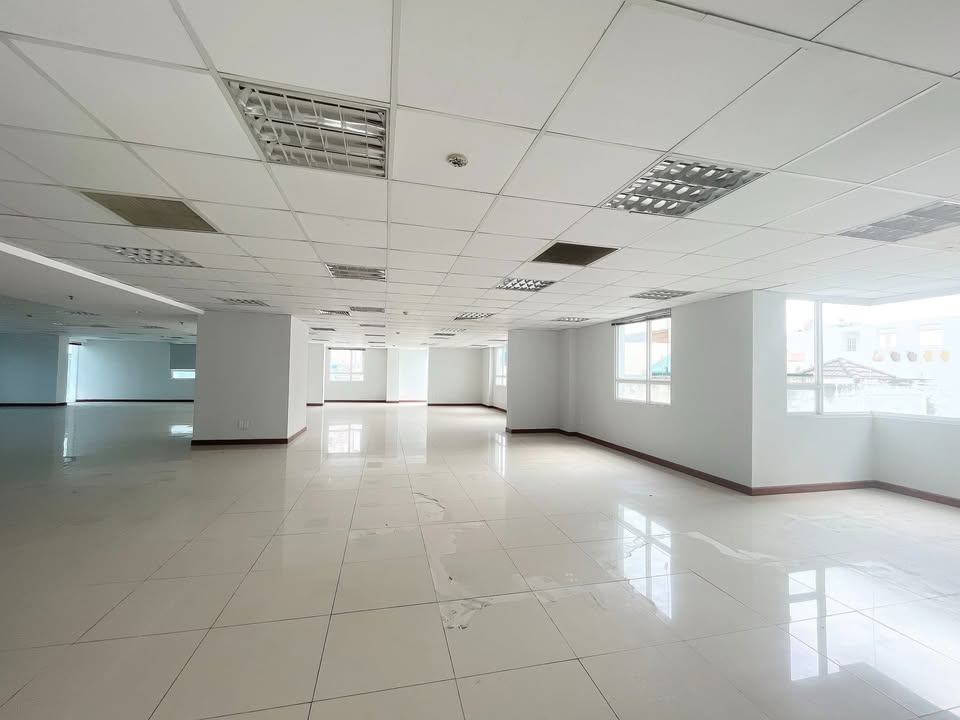 Cho thuê văn phòng Võ Văn Kiệt Quận 1 diện tích từ 400m² - Không gian làm việc lý tưởng!
