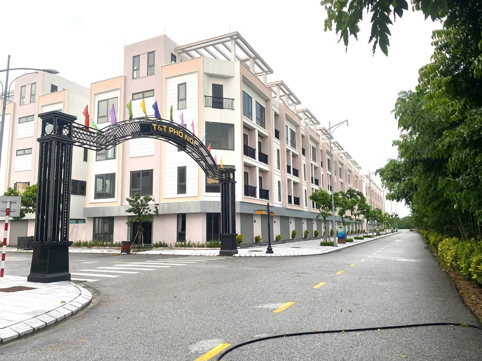 Shophouse T&T Phố Nối, Mỹ Hào 75m² giá 5 tỷ - Bán gấp, đối diện công viên!