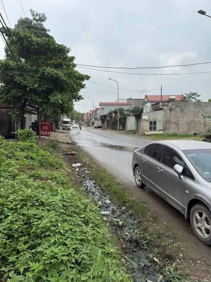 Đất mặt đường QL 32 thôn Nhông Lương Tụ 209m² giá 3 tỷ - Cơ hội đầu tư tuyệt vời!