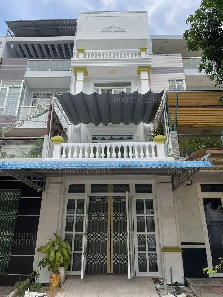 Nhà cho thuê 4 tầng hẻm 19m tại KDC Công Ty 8, Hưng Phú - Giá 10 triệu/tháng!