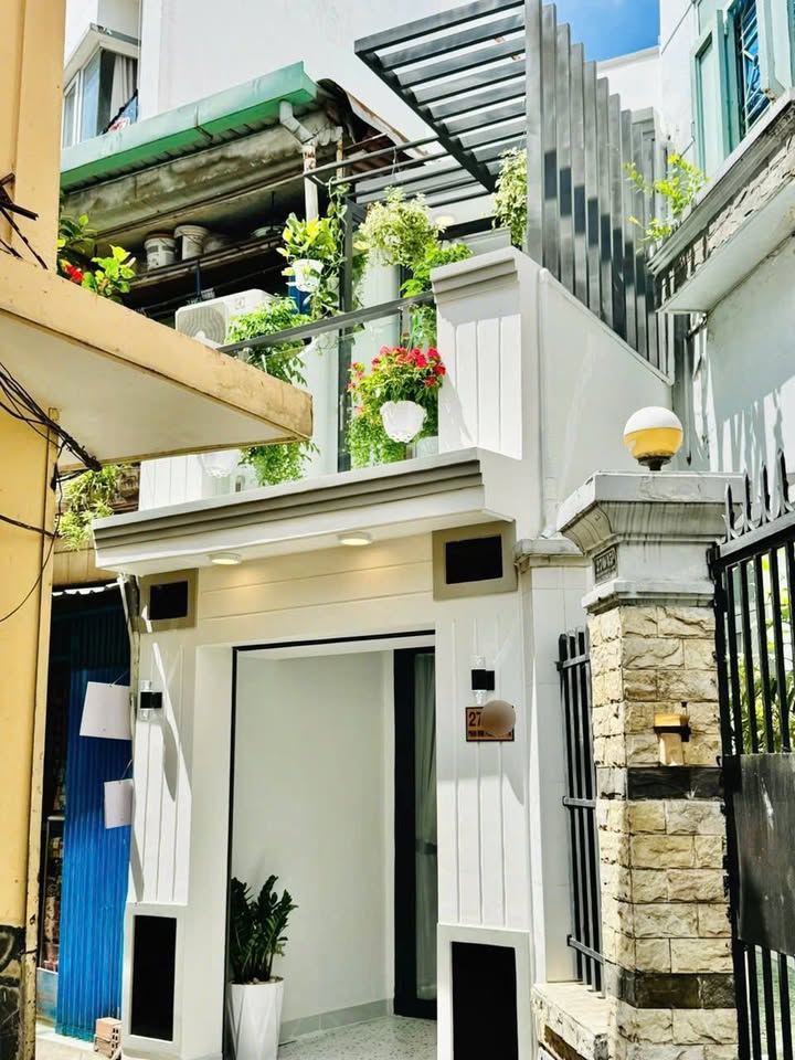 Nhà 2 tầng Hẻm 270 Phan Đình Phùng Q. Phú Nhuận 28m² giá 4.35 tỷ - Đầy đủ nội thất!