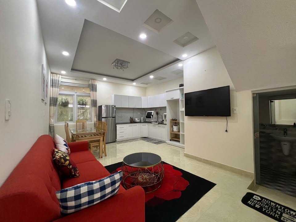 Cho thuê villa 4 phòng ngủ đường Nguyễn Trung Trực, Đà Lạt 15 triệu - Không gian thoáng đãng, tiện nghi đầy đủ!