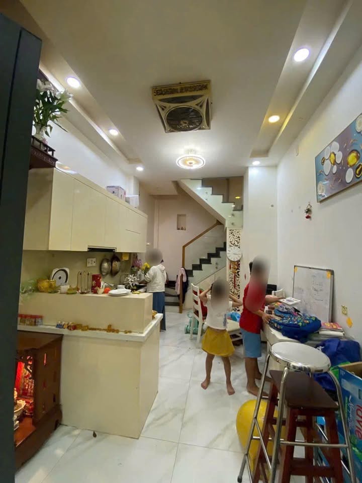 Nhà phố Lê Quang Sung, Quận 6, 25m² giá 5.5 tỷ - Kiến trúc kiên cố, hướng Bắc