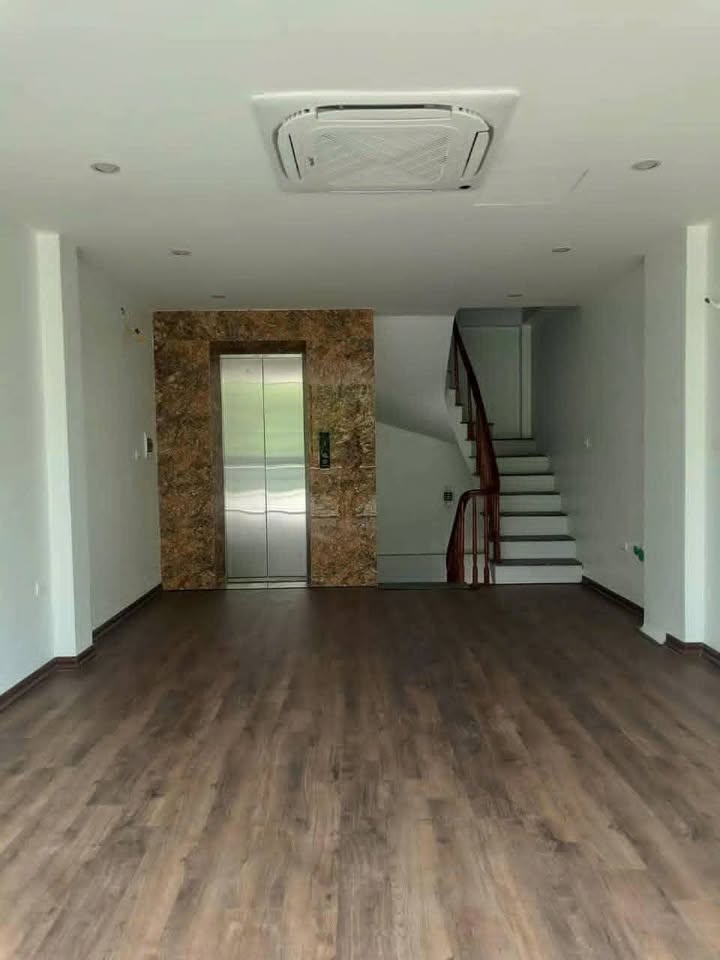 Nhà mặt phố Mễ Trì, 41m² giá 13.6 tỷ - Kinh doanh đắc địa, thang máy hiện đại!