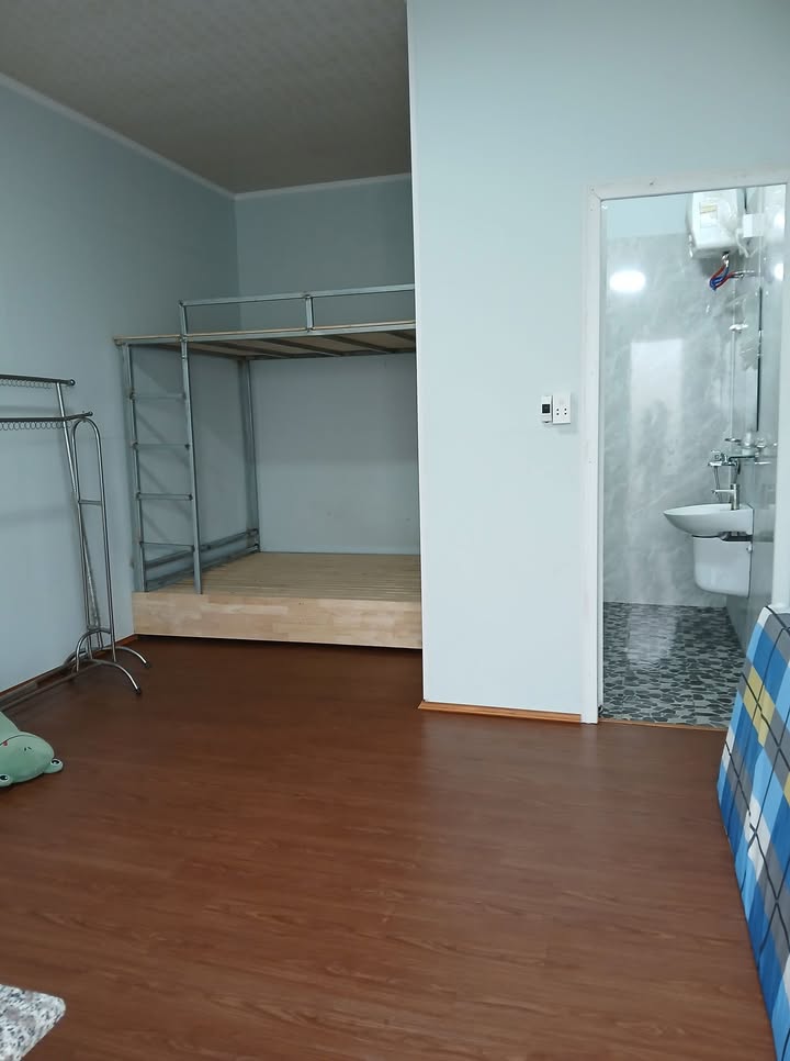 Nhà nhỏ Hà Tu 20m² giá tốt - Không gian thoáng mát, tiện nghi đầy đủ!