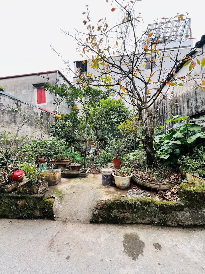 Đất nền Ngọc Thụy, Long Biên 34m² giá 4.43 tỷ - Sổ đỏ vuông đẹp, thương lượng tốt!