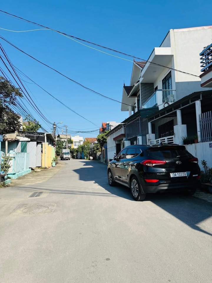 Đất thổ cư mặt tiền Trịnh Hoài Đức, Nam Lý 121.8m² giá 2 tỷ - Hàng hiếm khó tìm!