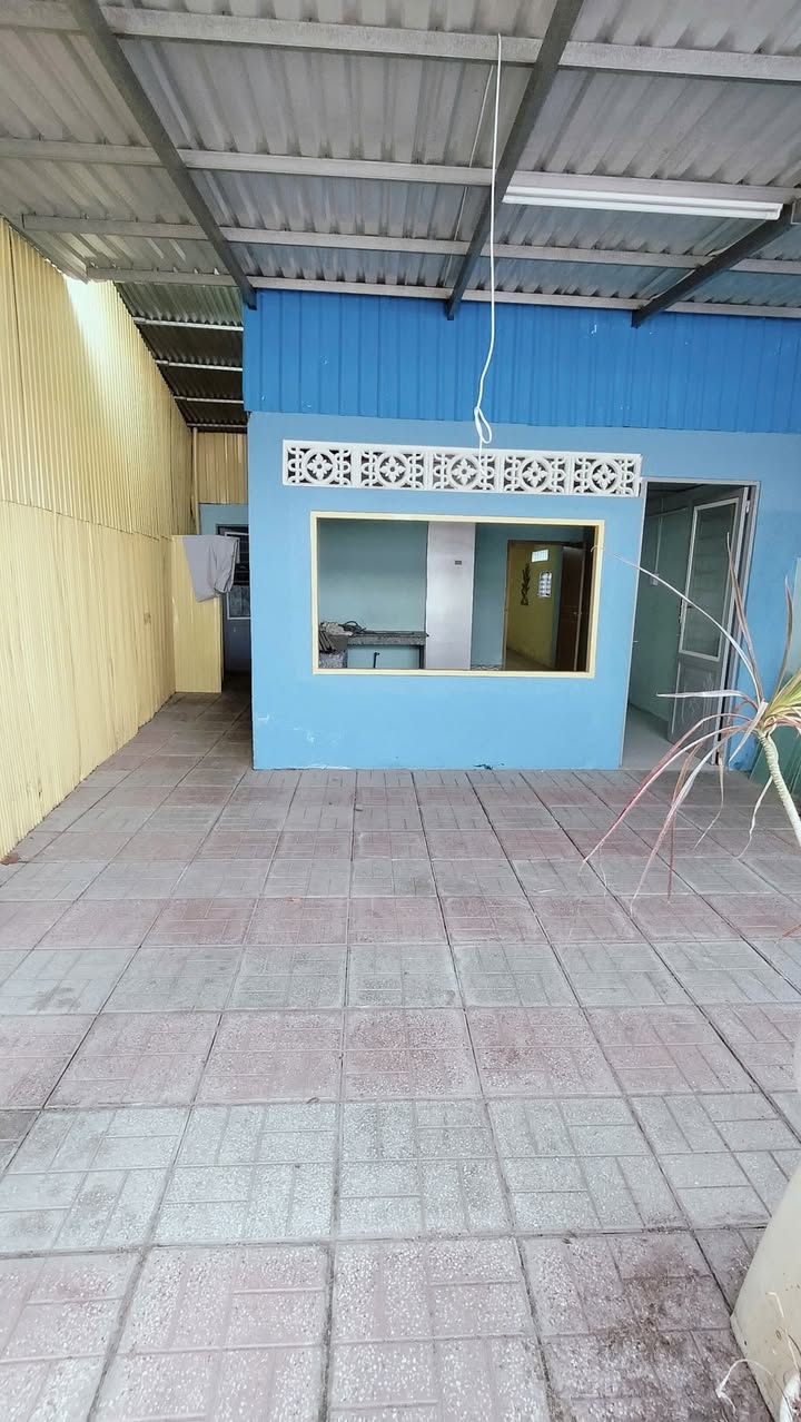 Mặt bằng kinh doanh tại Mỹ Bình, Long Xuyên, 80m² giá 5 triệu - Đường xe hơi, dân cư đông đúc!