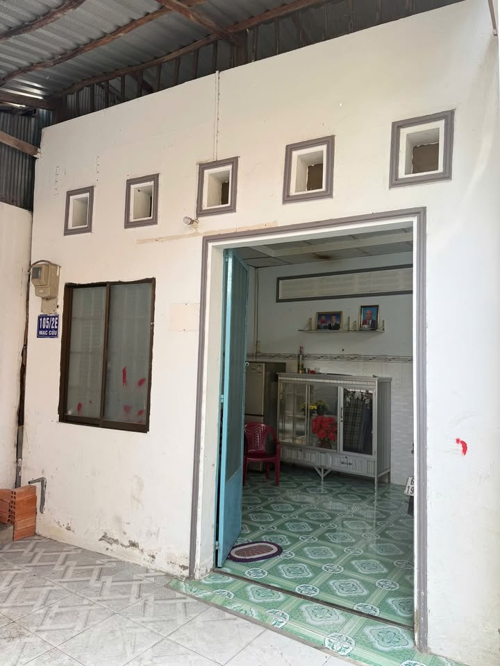 Nhà cấp 4 hẻm 105 Mạc Cửu, Vĩnh Thanh, Rạch Giá 42m² giá 580 triệu - An ninh và tiện ích đầy đủ!