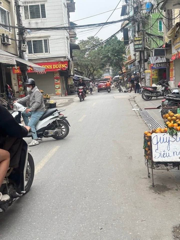 Nhà 5 tầng Trương Định, Tân Mai, 30m² giá 7 tỷ - Tiện ích đầy đủ, chính chủ!