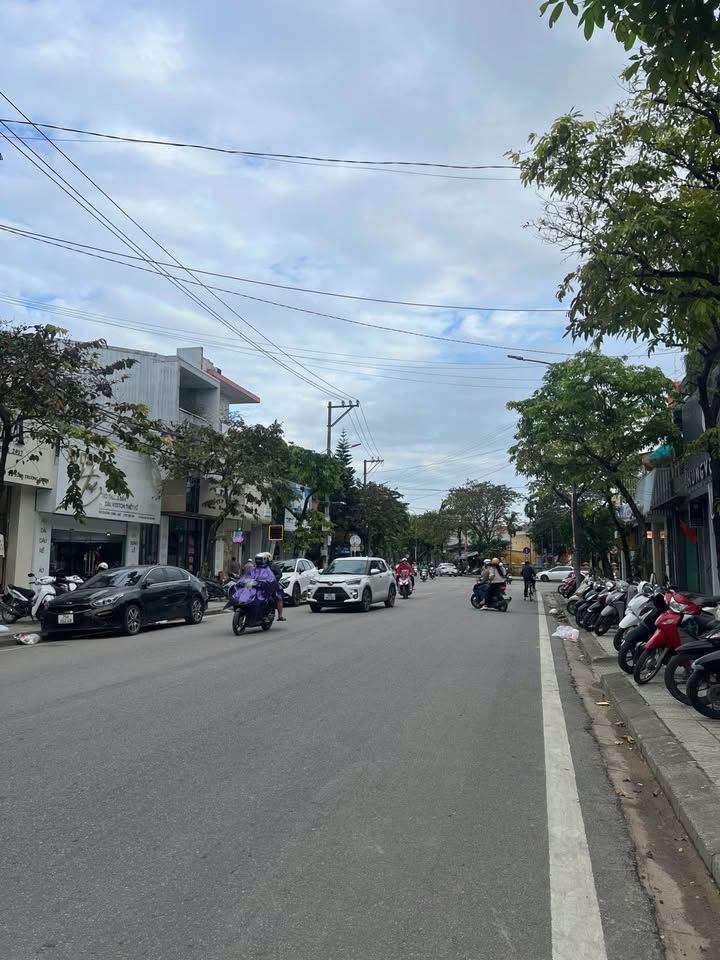 Nhà Mặt Tiền Trường Chinh, Xuân Phú, 101m² giá 13 tỷ - Vị trí đắc địa trung tâm Huế!