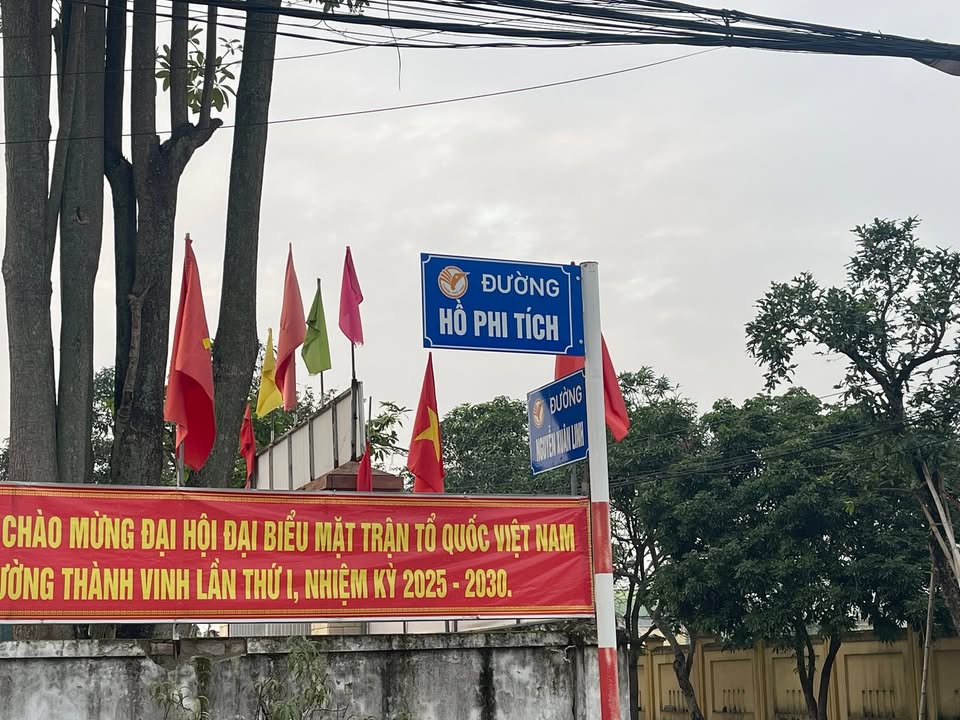 Nhà 2 tầng mặt đường Hồ Phi Tích, Phường Đông Vĩnh 130m² giá 6.8 tỷ - Cơ hội đầu tư tuyệt vời!