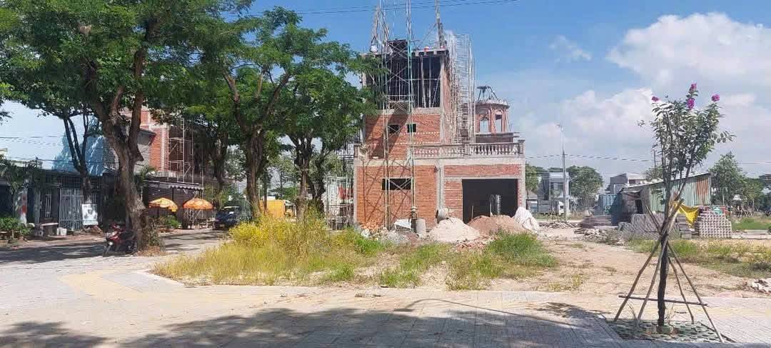 Lô đất Tái Định Cư Long Điền 100m² giá 1.97 tỷ - Vị trí đắc địa, giao thông thuận tiện!