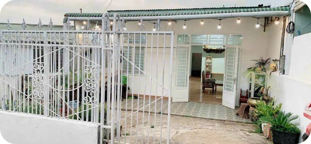 Nhà phố Hẻm 37 Nguyễn Chí Thanh, Bảo Lộc 108m² giá 2.4 tỷ - Sân đậu ô tô thoải mái!