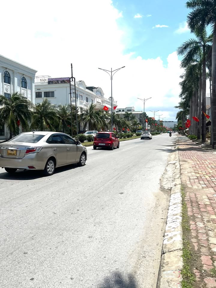 Đất nền Bãi Cháy Hạ Long 300m² giá chỉ 9x triệu/m² - Đầu tư lý tưởng!