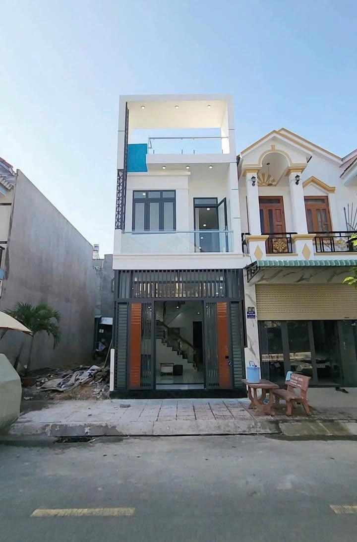 Nhà phố Bình Chuẩn, Thuận An 60m² giá 3.45 tỷ - Nhà đẹp ngay chợ Phú Phong!