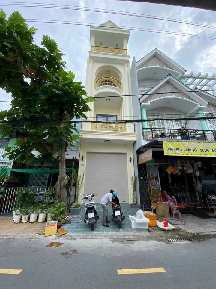 Nhà 1 trệt 3 lầu tại Bùi Văn Kén, TP Cao Lãnh, 64m² giá 4.2 tỷ - Nội thất 5 sao sang trọng!