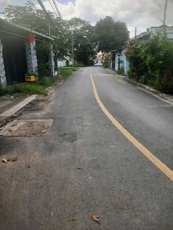 Lô đất 1100m² mặt tiền đường nhựa xã Tân Xuân, Hóc Môn - Giá chỉ 12 tỷ