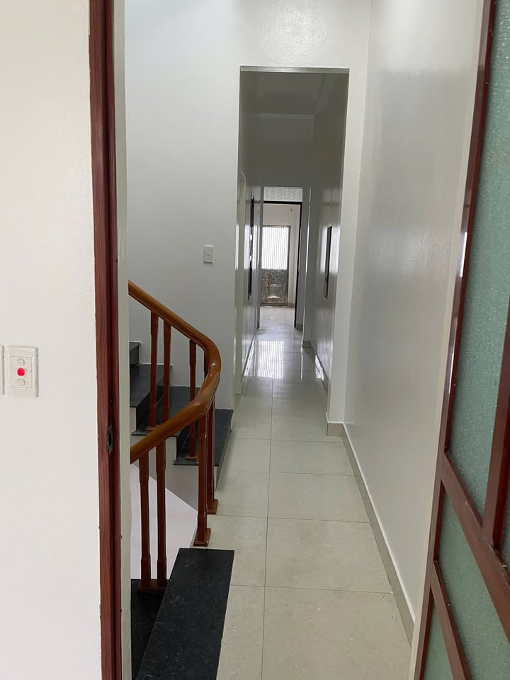 Nhà 3 tầng đường Khánh Yên, Phố Mới, Lào Cai, 80m² - Vị trí đắc địa gần ga và chợ du lịch!