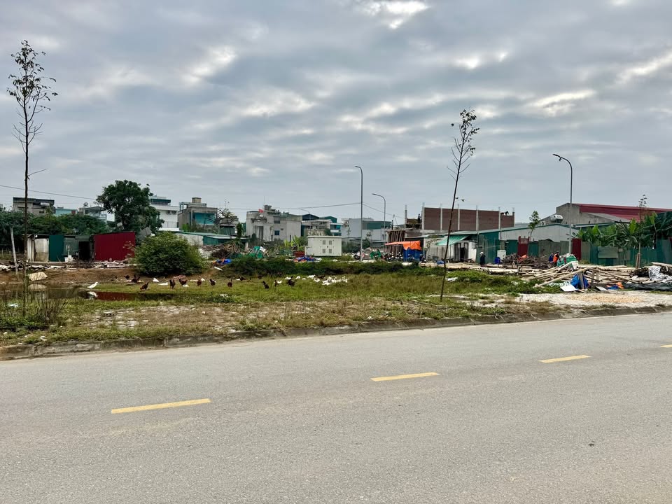 Bán lô đất mặt đường Lý Tự Trọng, Trung Sơn 100m² - Cơ hội đầu tư vàng!