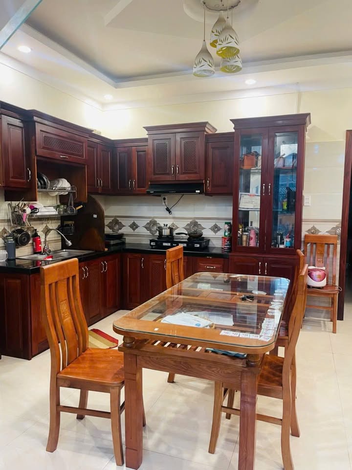 Nhà hẻm Nguyễn Lương Bằng, Pleiku 120m² giá 4.6 tỷ - Vị trí đắc địa, tiện an cư và kinh doanh!