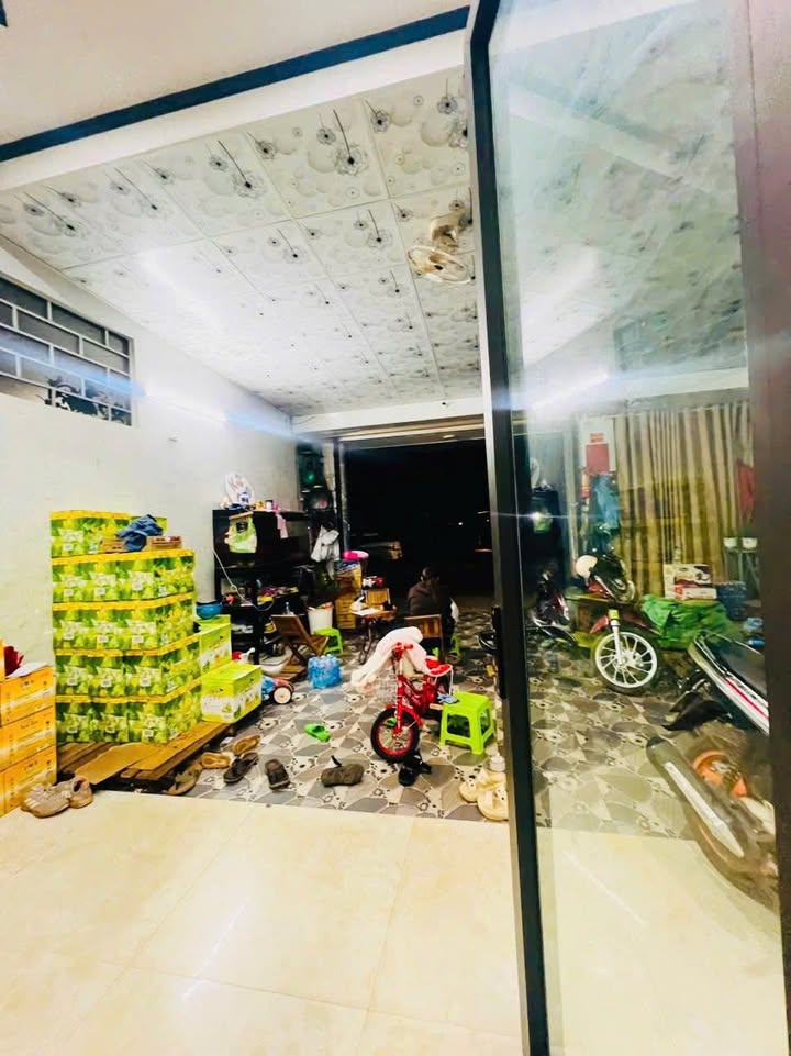 Nhà mặt tiền Hàm Mặc Tử Pleiku 190m² giá 4 tỷ - Tiện nghi đầy đủ cho gia đình!