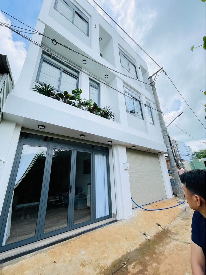 Nhà hẻm Hoàng Văn Thái, Pleiku 168m² giá 2.25 tỷ - Vị trí trung tâm tiện ích đầy đủ!