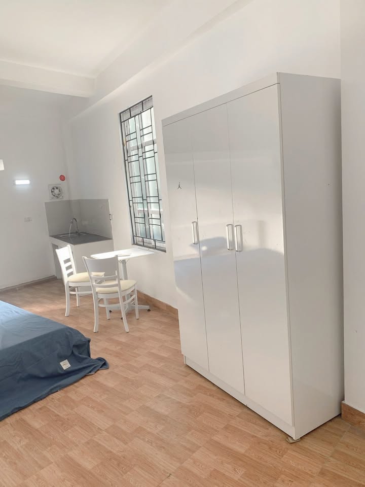 Phòng cho thuê tầng 4 tại Cầu Giấy 30m² giá 4.3 triệu - Không thể bỏ lỡ!